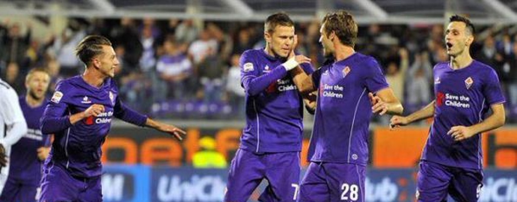 Fiorentina triunf y es lder en Italia tras el empate del Inter