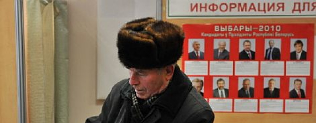 Bielorrusos votan en presidenciales boicoteadas por la oposici�n