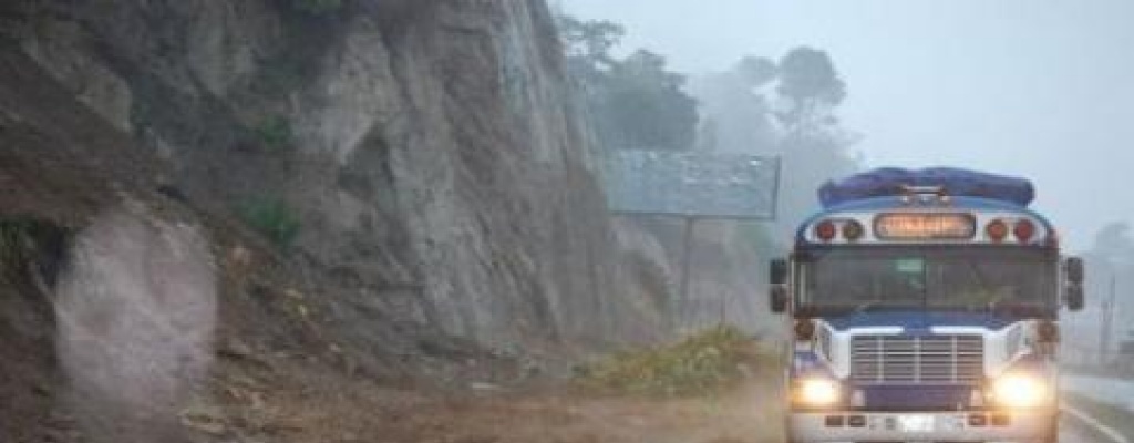 Cinco muertos y derrumbes en carreteras por lluvias en Honduras