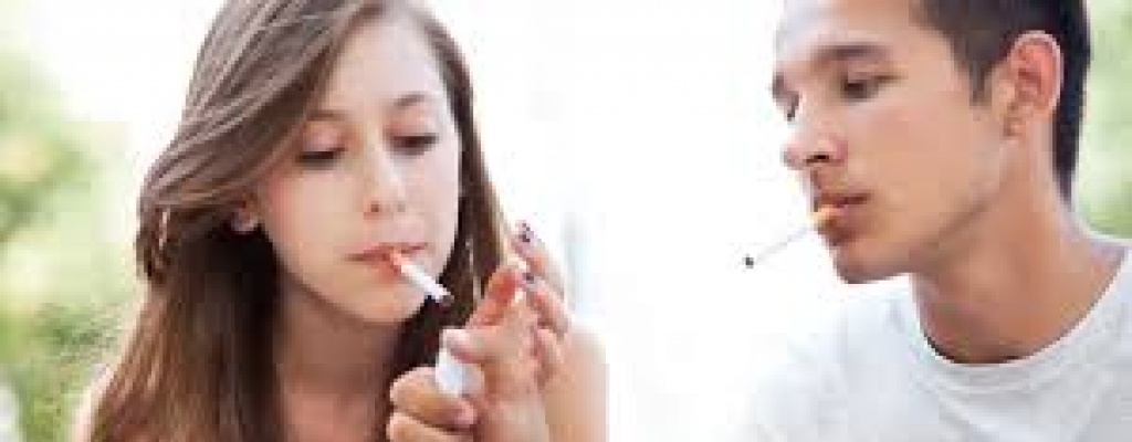Hay menos adolescentes que fuman cigarrillos, pero la cantidad de los que consumen marihuana se duplic