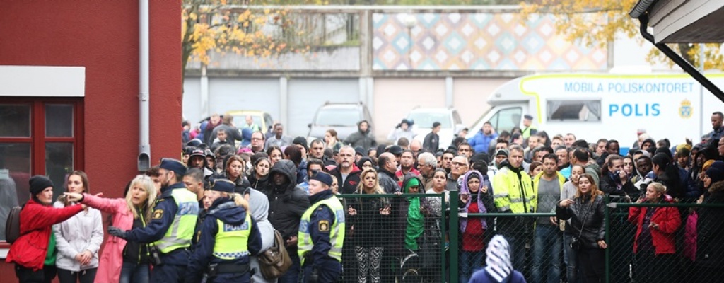 Suecia: Dos muertos y heridos graves tras ataque de encapuchado con sable en escuela