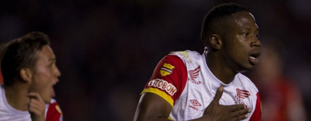 Sudamericana: Santa F logr triunfo en la ida ante Independiente