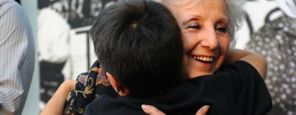 De Carlotto se abraz� con su nieto finalmente