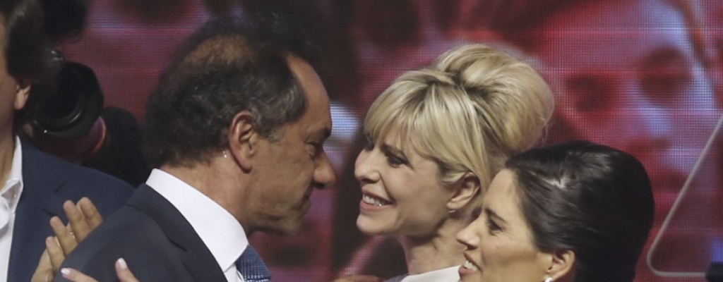 Scioli llama a votantes indecisos a que lo apoyen 