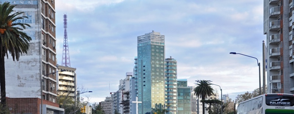 Desvos en 18 de Julio y en Avenida Rivera; Tnel de 8 de Octubre cerrado por limpieza