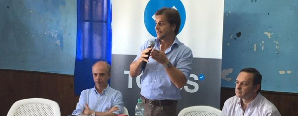 Lacalle Pou: "El que manda no est, falta alguien que agarre el timn" en el Gobierno