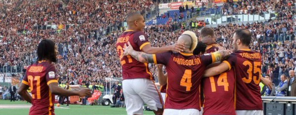 Inter y Fiorentina siguen arriba en Italia; Roma gan derbi ante Lazio