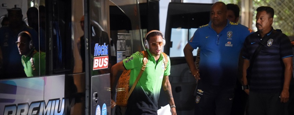 Brasil arrib a Argentina para duelo clsico por Eliminatorias