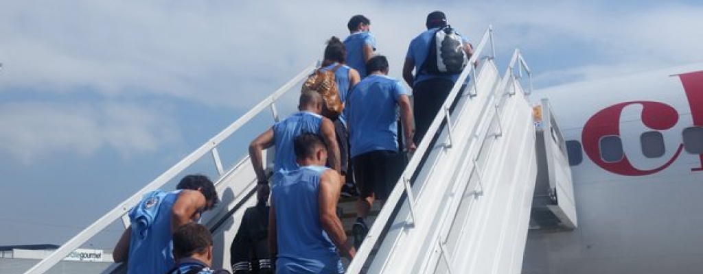 Vuelo de la Seleccin uruguaya hacia Quito regres por desperfecto
