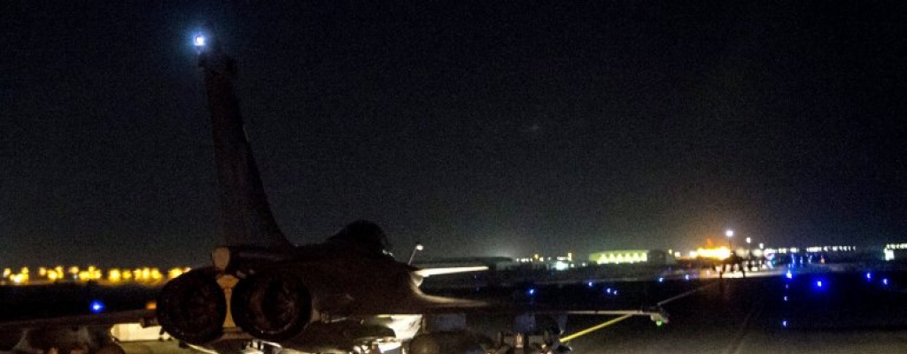 Bombardeos franceses destruyeron depsito de armas del EI en Siria