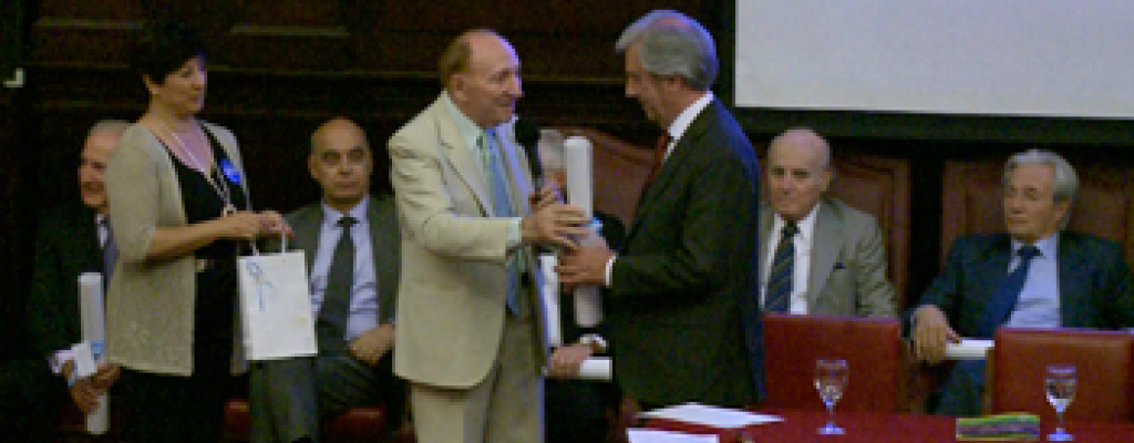 Vzquez distinguido en Buenos Aires como "prcer emrito de la medicina internacional"