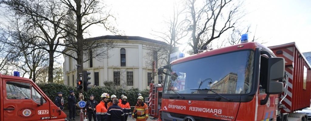 Cierran Gran Mezquita de Bruselas tras hallar paquete sospechoso