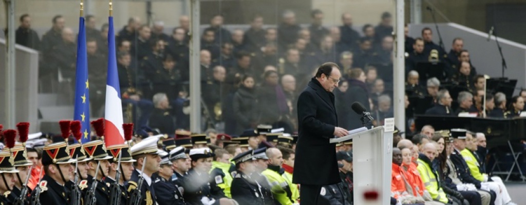 Hollande prometi "destruir el ejrcito de fanticos" del Estado Islmico en homenaje a vctimas