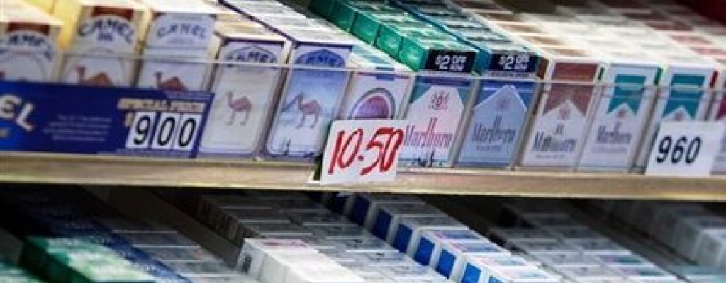 Tabacaleras llevan a justicia britnica el paquete de cigarrillos neutro