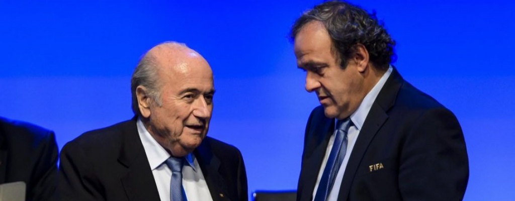 Blatter y Platini, suspendidos ocho aos por la FIFA