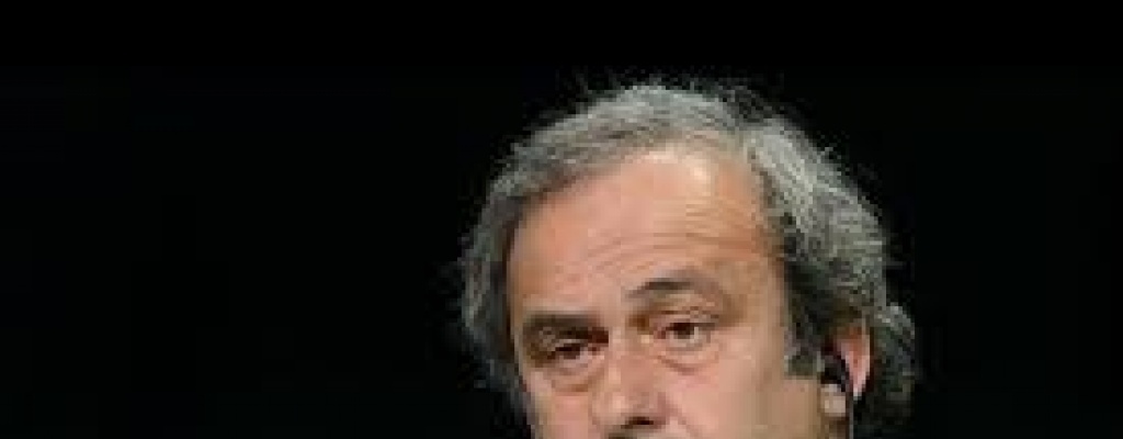 UEFA apoya a Platini en su derecho a "un procedimiento justo" 