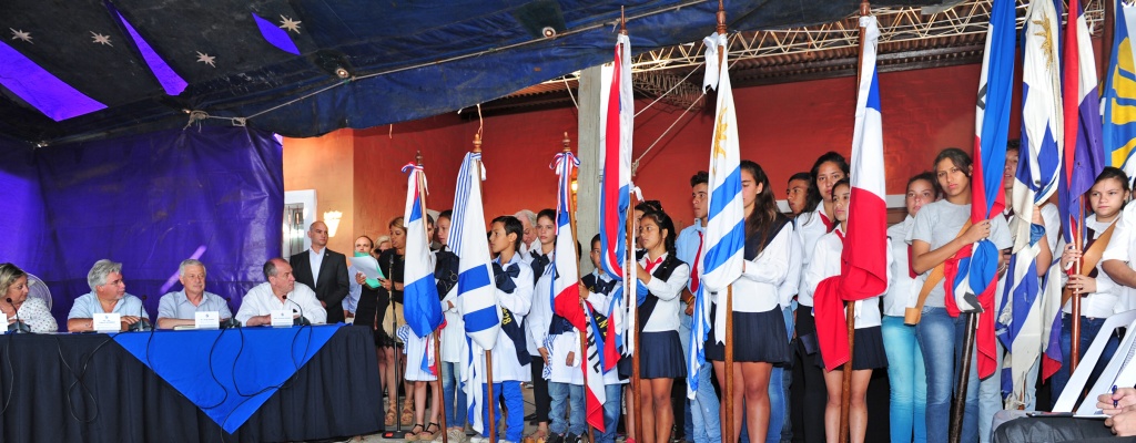 Gobierno compromete mejora en la ruta 30 y balizamiento para el Aeropuerto de Artigas