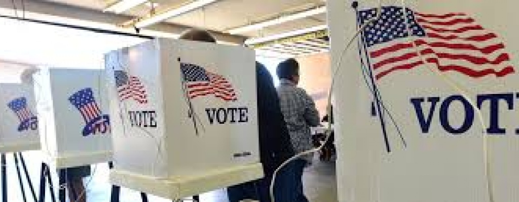 Trump tropieza, Clinton y Sanders empatan en primarias a presidenciales de EEUU