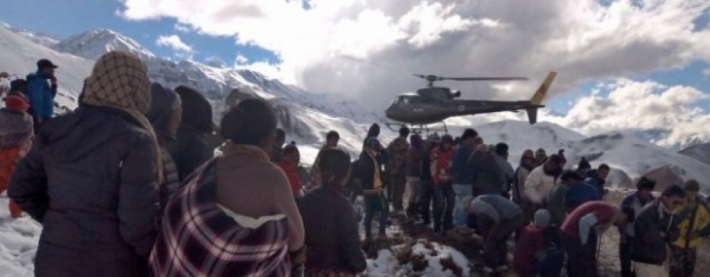 Rescatan a soldado indio sepultado por una avalancha en los Himalayas hace seis d�as