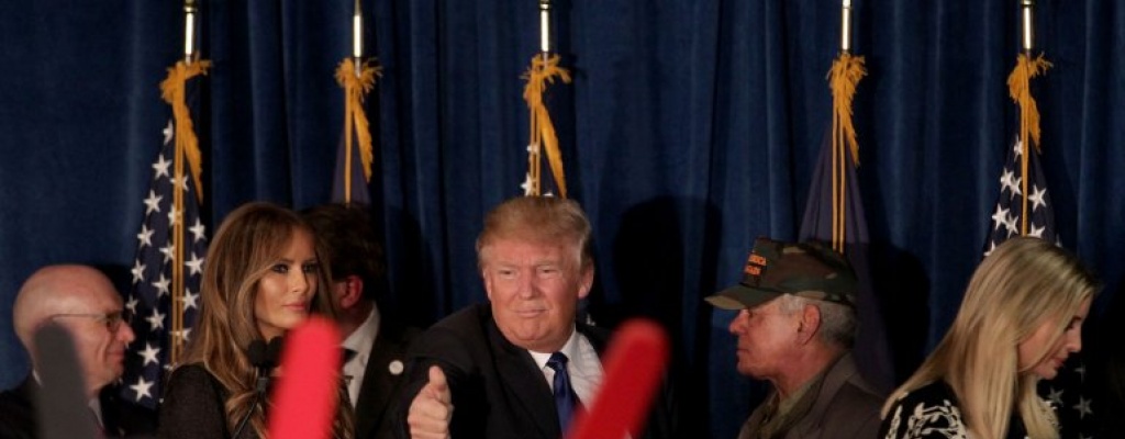 Trump y Sanders ganan con holgura primarias de New Hampshire