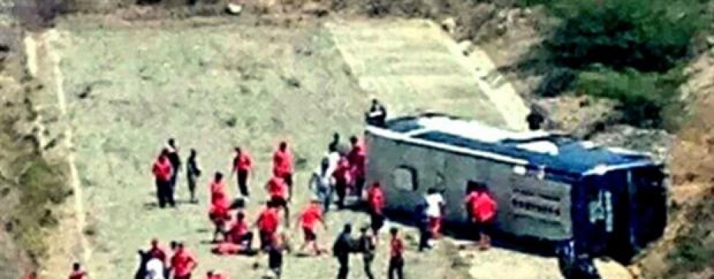 Volc� �mnibus que trasladaba al plantel de Hurac�n al aeropuerto de Caracas