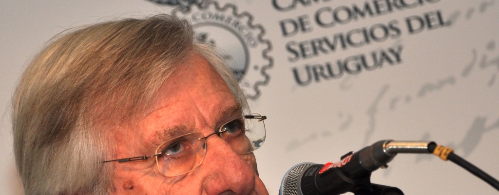 Astori a Batlle: "Hay que recordar la extraordinaria crisis financiera que su gobierno provoc�"