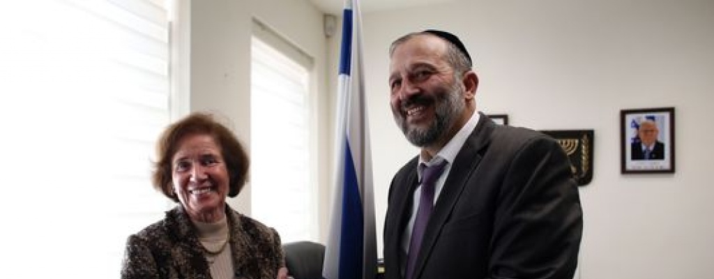 La cazadora de nazis Beate Klarsfeld recibe la nacionalidad israel�