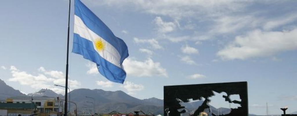 Ministro brit�nico de Defensa visita Malvinas en pleno deshielo con Buenos Aires