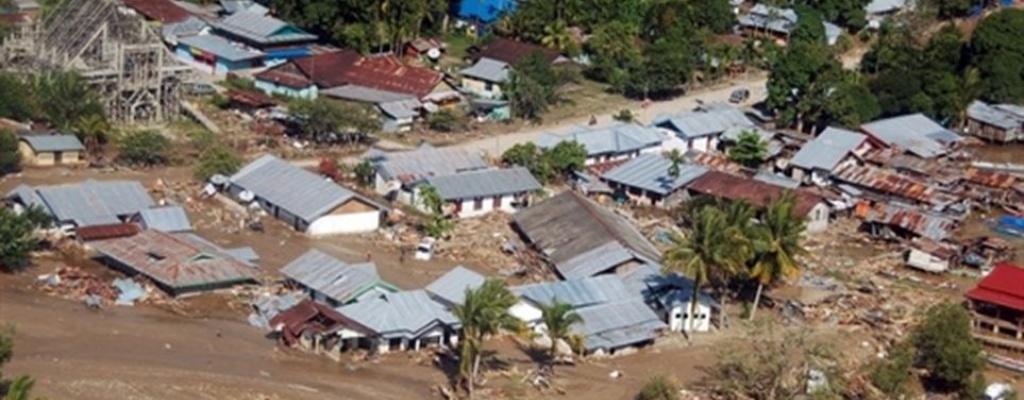 Sismo de 7,8 de magnitud sacude Indonesia y hay alerta de Tsunami 