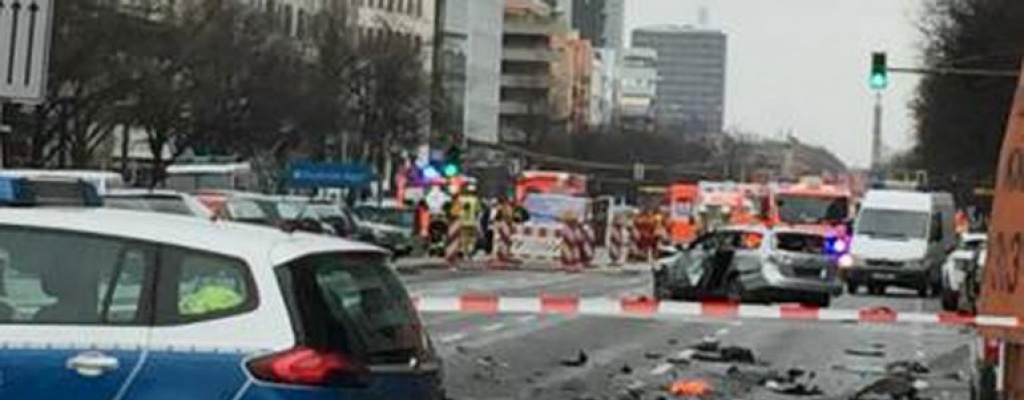 Artefacto explosivo mata al conductor de un coche en Berln