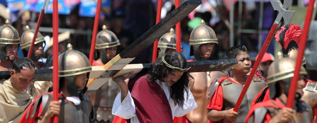 Con el Viernes Santo vuelven las crucifixiones en Filipinas