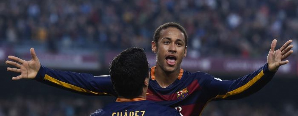 A pocas horas del partido Neymar vence a Surez en Twitter