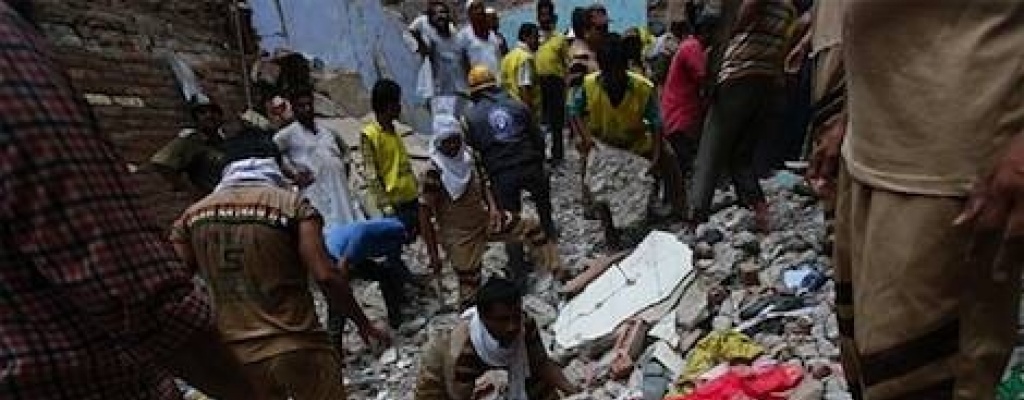 14 muertos y 70 heridos en el derrumbe de un paso a nivel en India