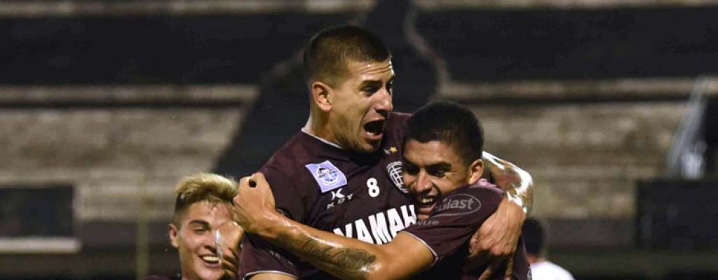 Los punteros Godoy Cruz y Lan�s, bajo examen en el torneo argentino