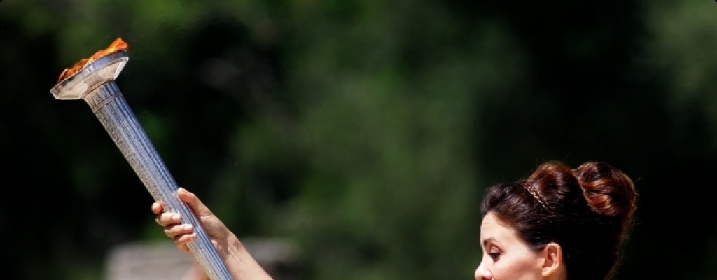 La llama de los Juegos de Rio ya brilla sobre las ruinas de Olimpia