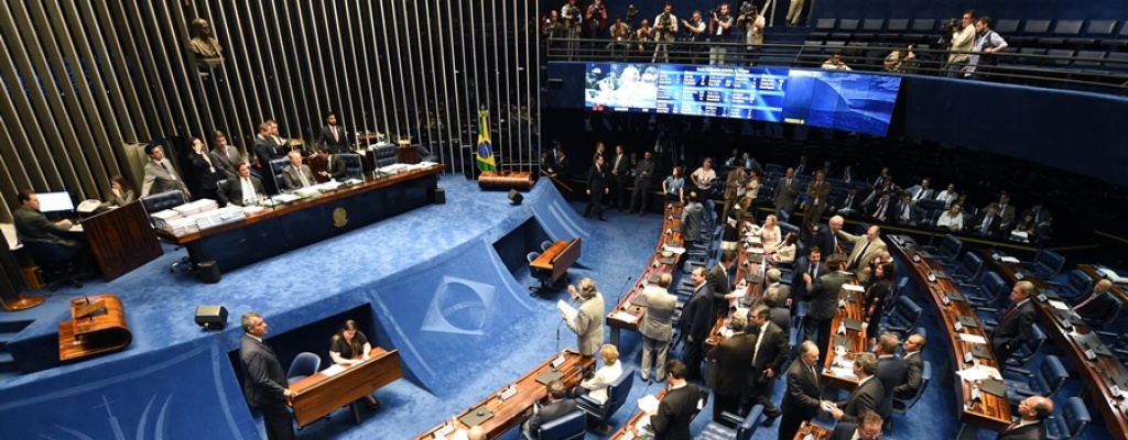 Senado de Brasil conforma comisin para el impeachment de Rousseff