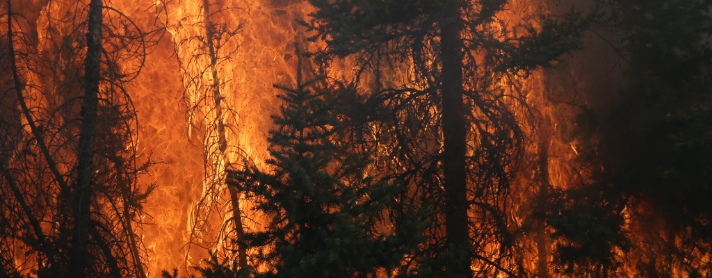 Aumenta el nmero de evacuados por gran incendio en Canad