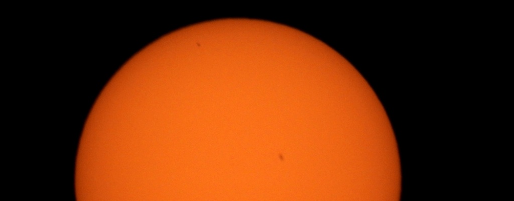 Mercurio tiene cita con el Sol bajo la mirada de los terr�colas