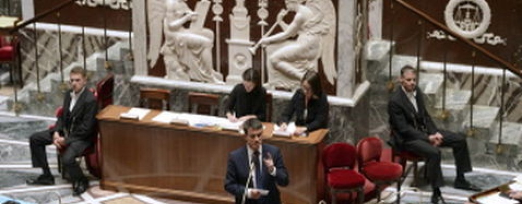 El gobierno socialista en Francia enfrenta una moci�n de censura