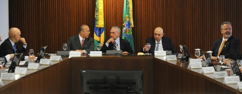 Brasil: gobierno interino apoyar� investigaci�n sobre fraude a Petrobras