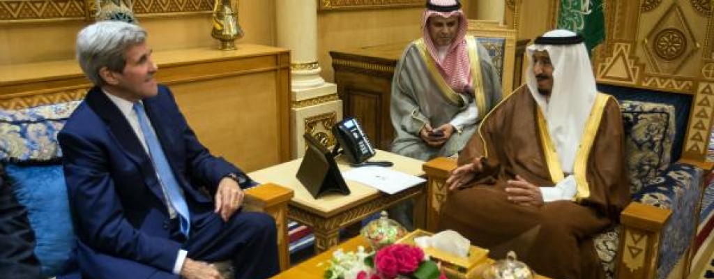 El rey saud� recibe al secretario de estado de EE.UU John Kerry