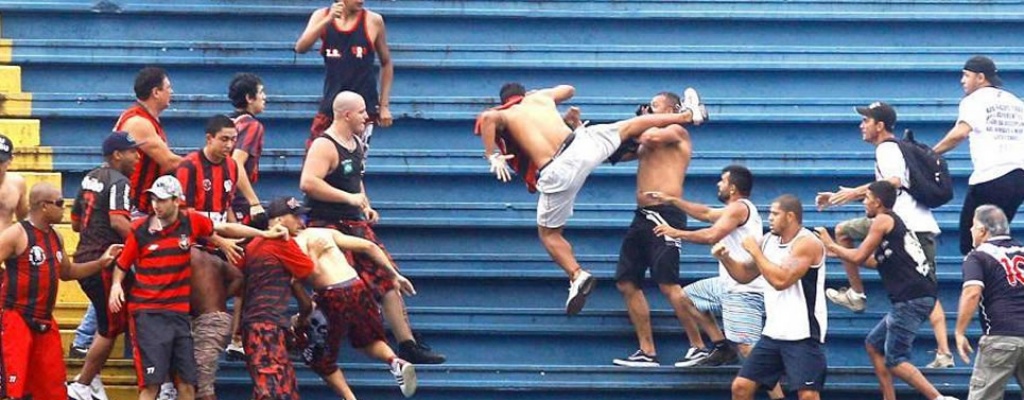 Muere hincha baleado en pelea entre barrabravas en Argentina