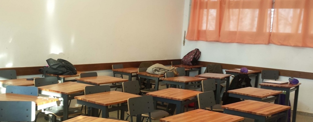 Profesores realizan paro en los liceos de todo el pa�s