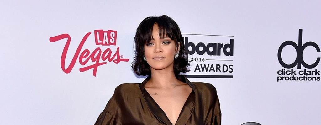 Rihanna infartante en las playas del Caribe