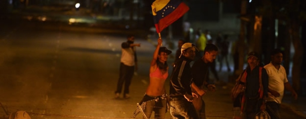 Crece tensi�n pol�tica en Venezuela ante silencio de consejo electoral