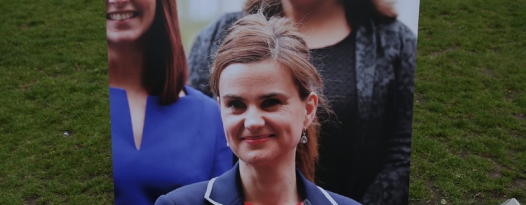 Suspendida campa�a del refer�ndum de la UE por el asesinato de una diputada