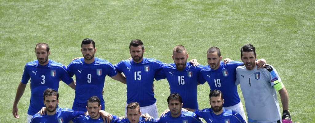 Italia saca r�dito a un gol de �der ante Suecia y se clasifica a octavos