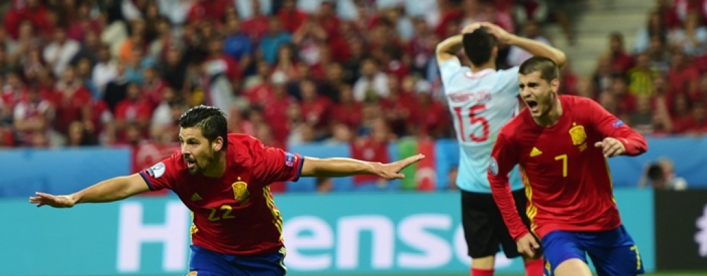 Eurocopa: Espa�a e Italia ponen rumbo a octavos