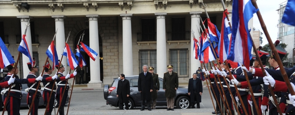 V�zquez encabez� acto por natalicio de Artigas