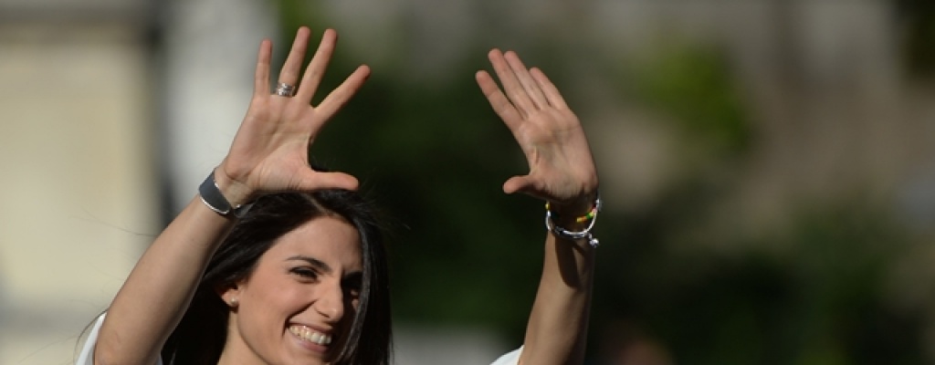 Virginia Raggi elegida primera alcaldesa de Roma, seg�n sondeos a boca de urna